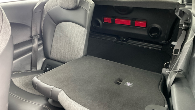 MINI Hatchback 135kW Cooper S Level 2 33kWh 3dr Auto Electric Hatchback